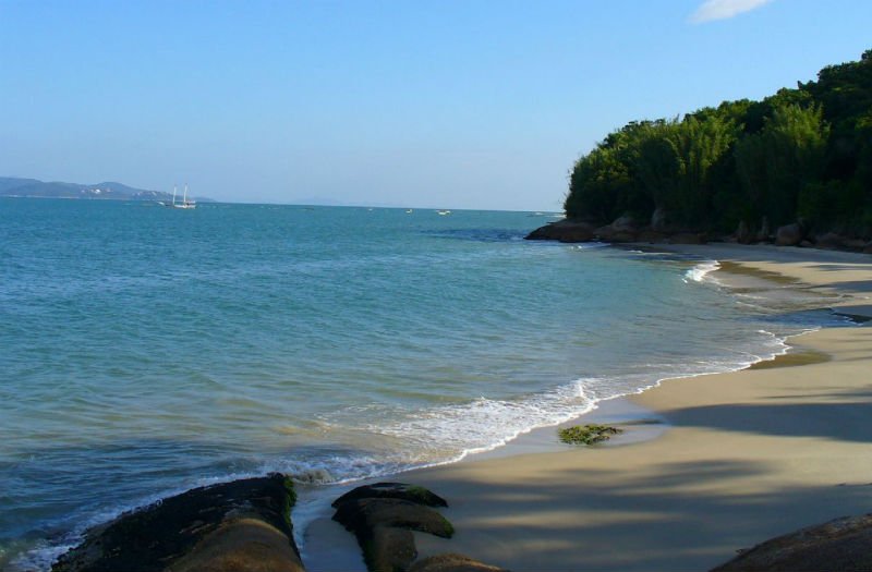 Praia de Daniela Hermosa - Florianopolis - Playa en Brasil - Turismo en Brasil